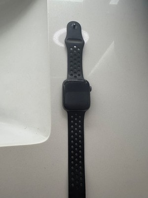 Apple Watch Series 4 Nike+ 40 mm Space Gray Aluminum Case with