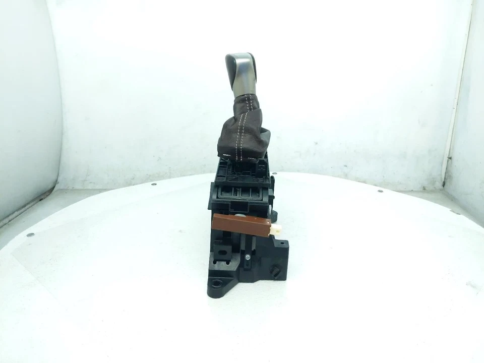 2016-2018 Lexus Es350 Automatic Trans Gear Shifter Selector 33560-33350 - Image 3 of 4