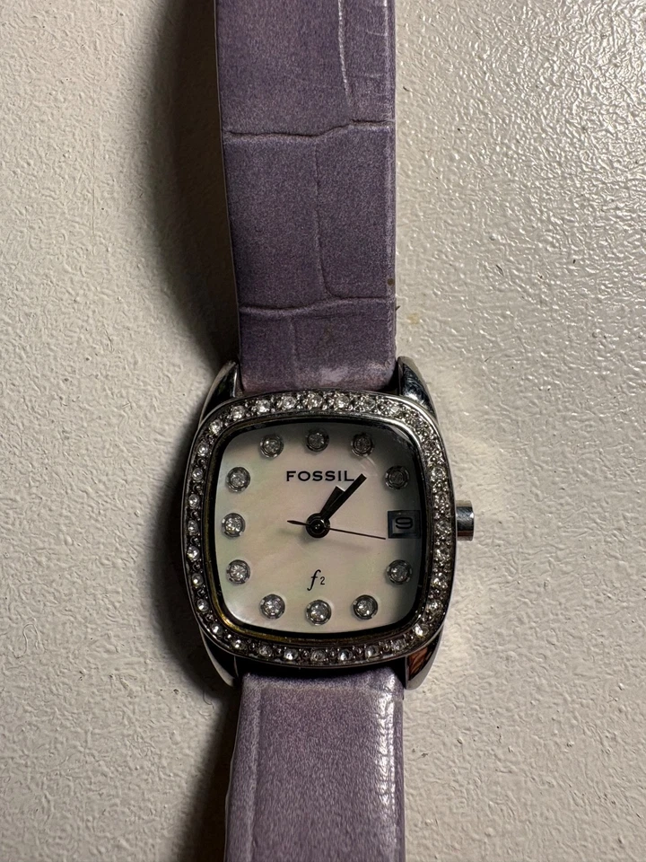 Reloj Fossil Damas f2 Bisel Diamante Cuarzo con Correa Cuero Real Morado Foto 2 de 4