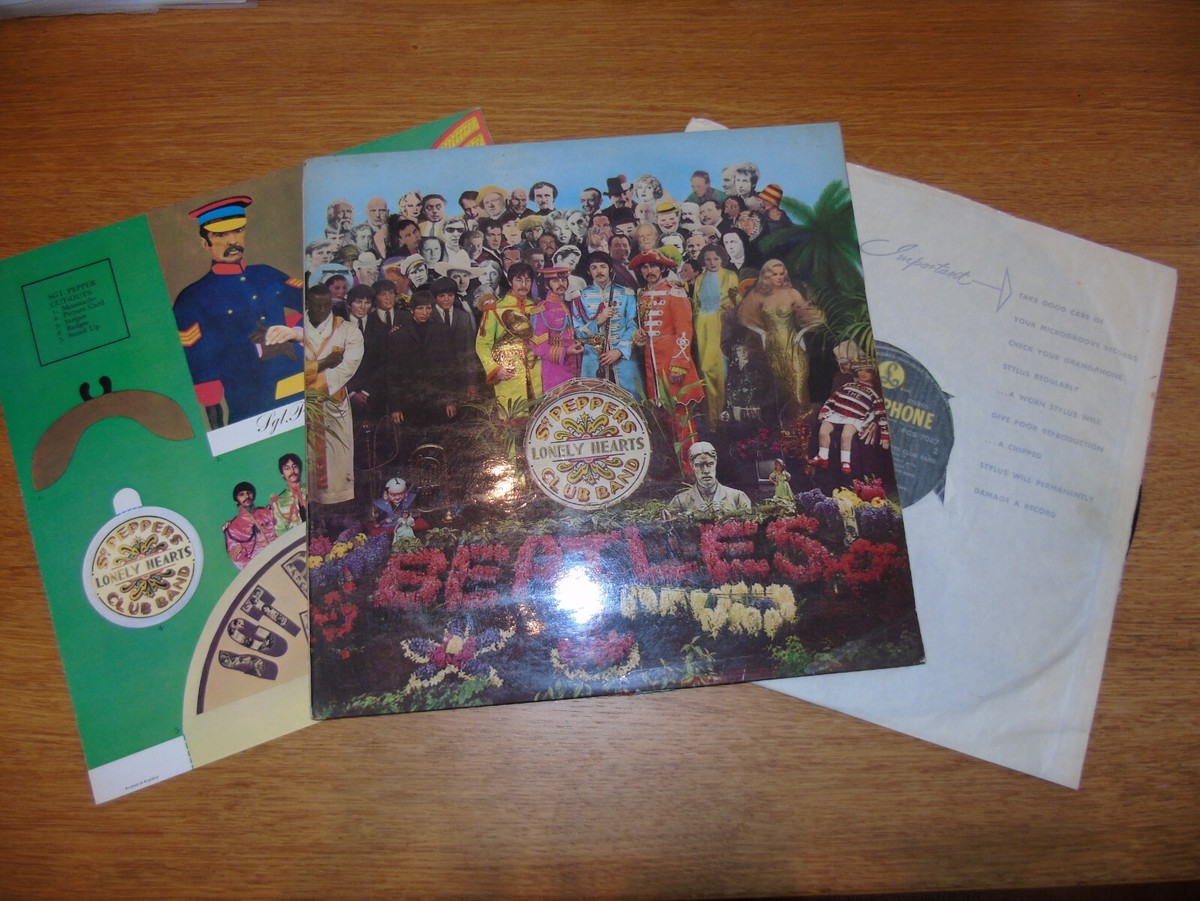 THE BEATLES- Sgt. Pepper's Lonely Hearts Club Band - 1967