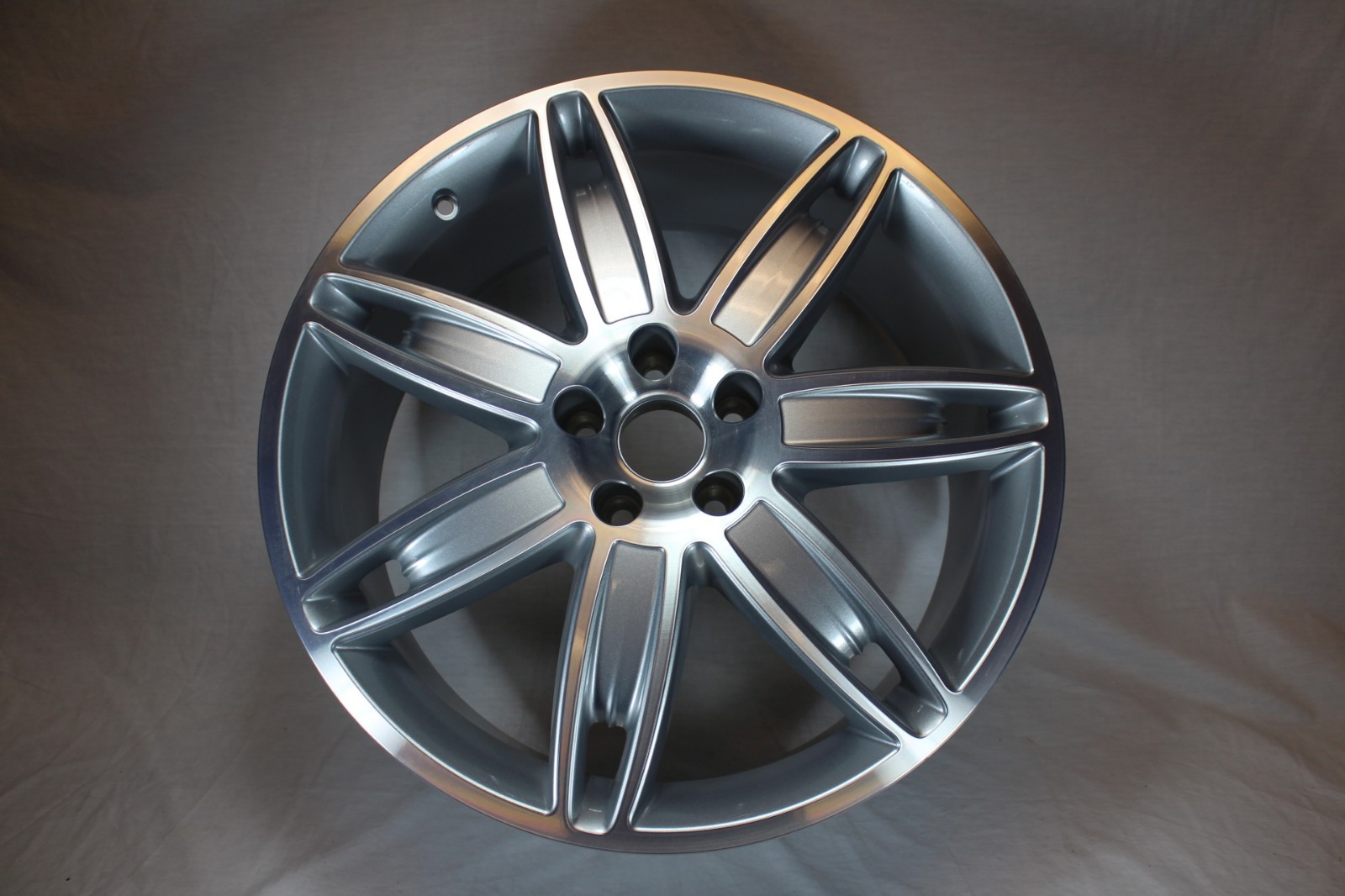 Maserati Factory Front Antracite Wheel Rim OEM P/N 670013451 Old # 670010622 