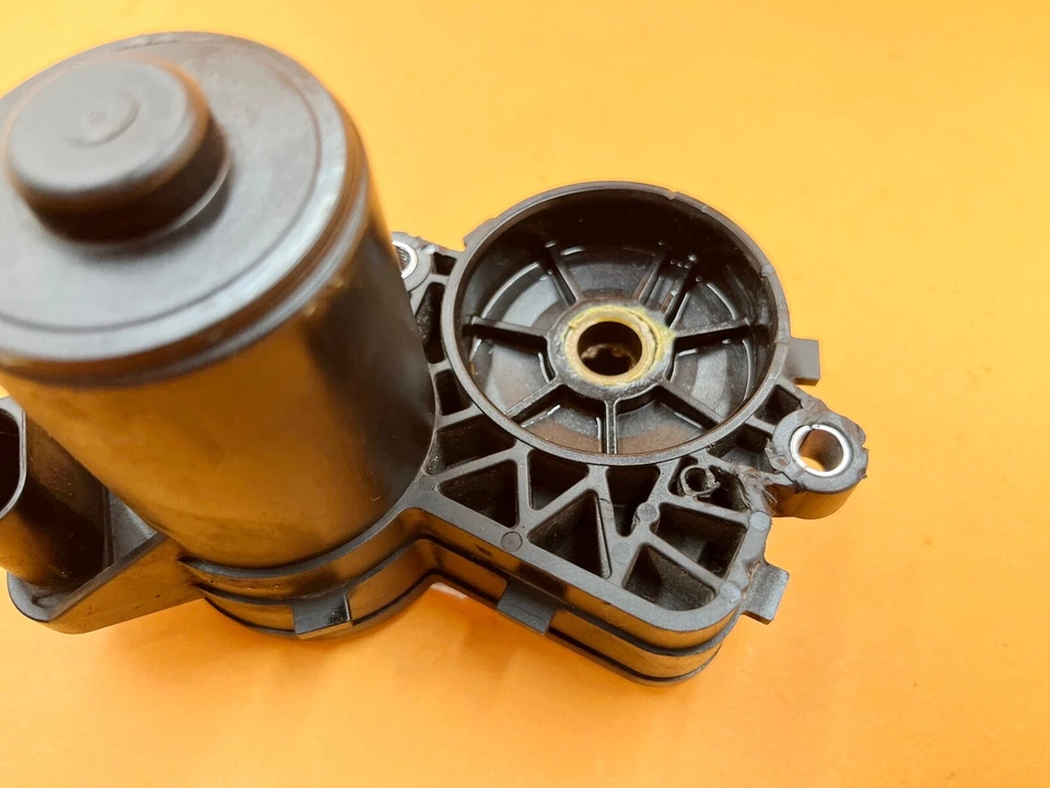 15-21 MERCEDES-BENZ C300 PASO TRASERO DERECHO PINZA RUEDA FRENO ACTUADOR OEM Foto 2 de 4