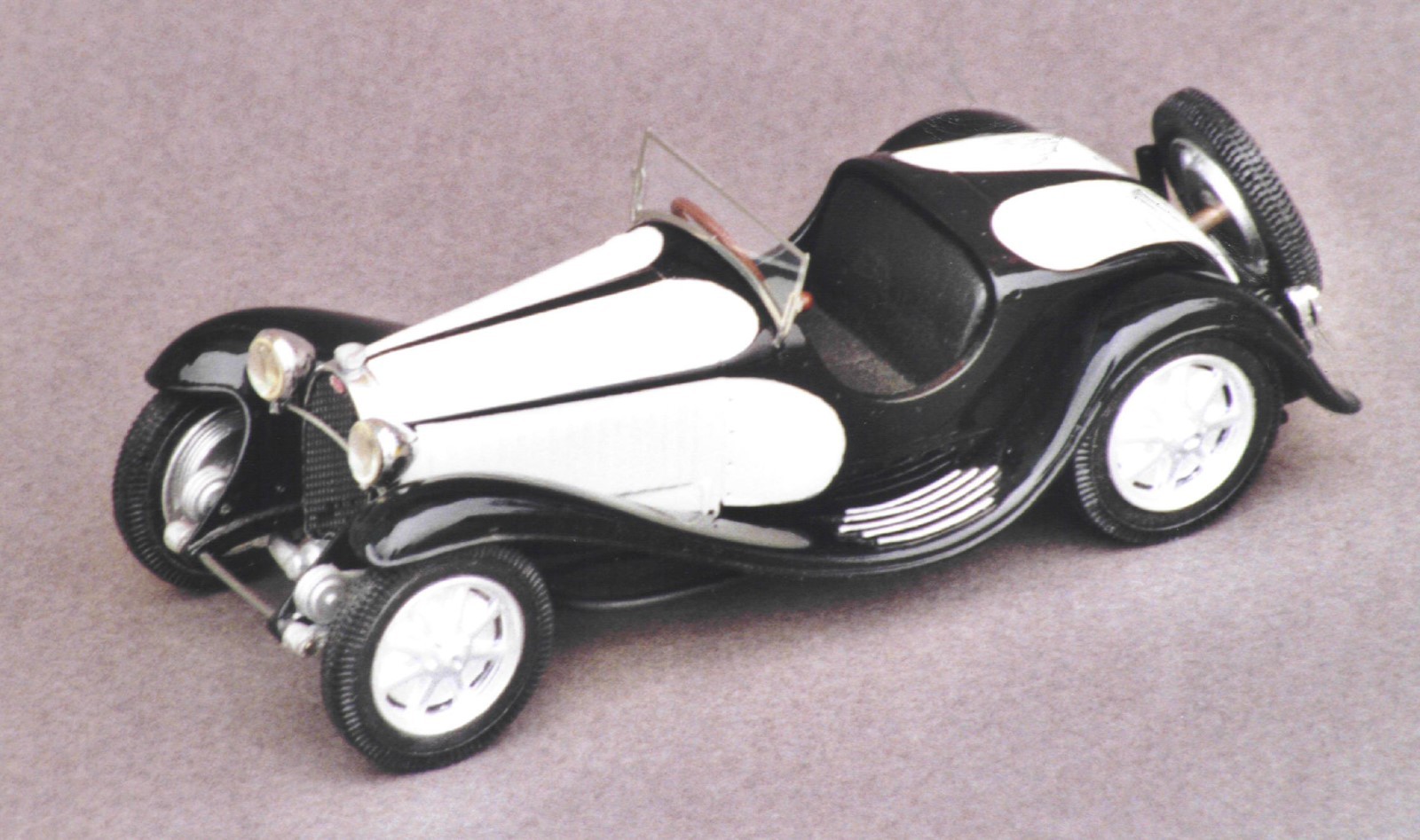 Bugatti 55 Roadster 1932 Vroom maquette 1/43 en kit résine à monter