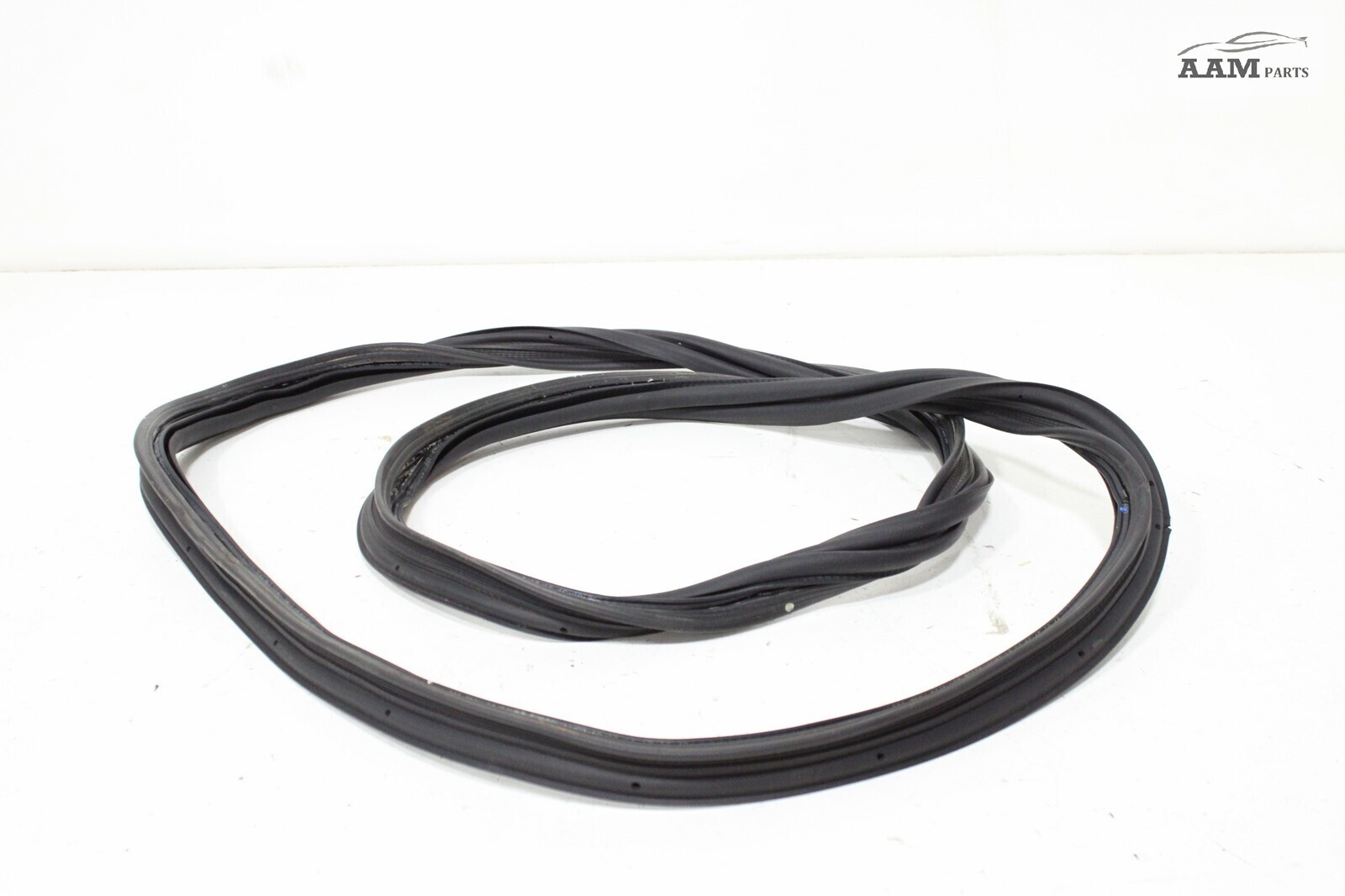 2014-2021 MASERATI GHIBLI M157 SEDAN REAR TRUNK DECK LID WEATHERSTRIP SEAL OEM