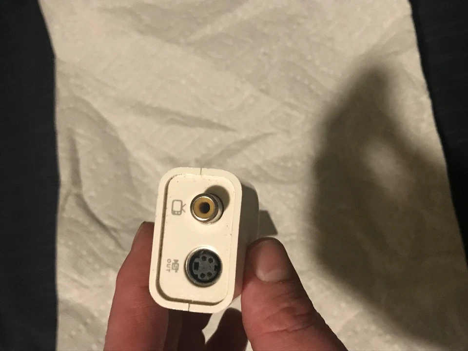 Apple Mini-VGA Plug to S Video & RCA composite Mac to TV Adapter 603-2650  - Image 2 of 4