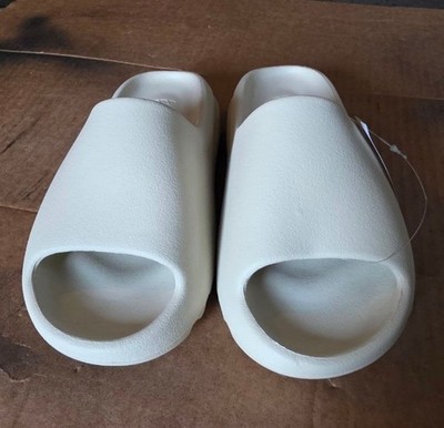 Yeezy Slide White Size 7