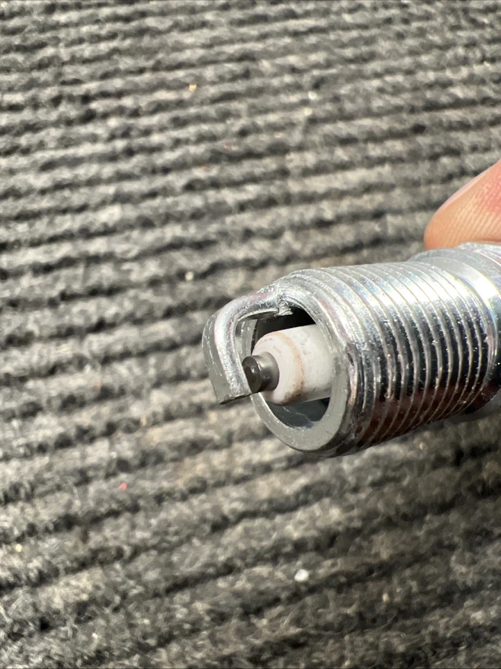 Bujía ACDelco Platinum para Ford Mercury Cadillac Lincoln 1983-16 41-810 Foto 3 de 4