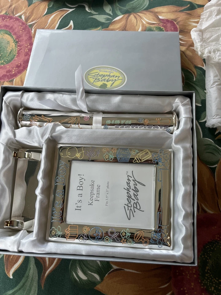It’s A Boy - Juego de tubos con marco y certificado de nacimiento Stephan Baby tono plateado Foto 2 de 2
