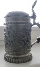 Zinn Bierkrug/Humpen Krug mit Deckel, Relief Tiermotiv Jagdszene,  13 cm H&ouml;he