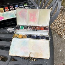 Aquarelles Winsor Newton en boîte 16 demi casseroles en étain + cols originaux + étain Reeves