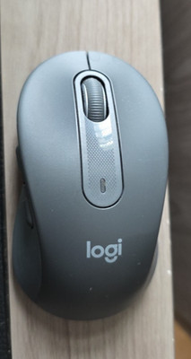 Logitech SIgnature M650 Optical Wireless Bluetooth or USB Mouse - Graphite