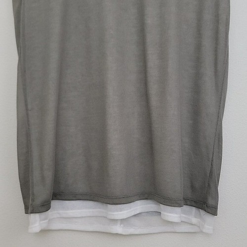 T-shirt manica corta DKNY verde salvia e bianco sporco nuova con etichetta S - Foto 3 di 13