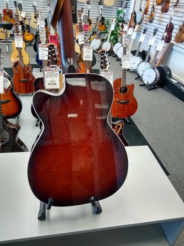 Seagull Performer Concert Hall Cutaway - Floor Model - Picture 4 of 4