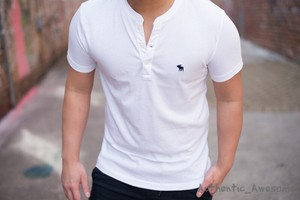 Short Sleeve Henley T-Shirt XS 