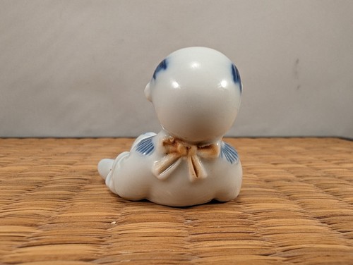 Antique Japanese Hirado Porcelain Okimono Statue Karako Child in Coat Japan - Picture 7 of 22