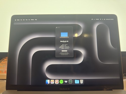 macbook air m1 256Gb ssd 8Gb ram With Magic Mouse - Picture 2 of 6