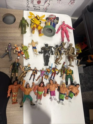 Vintage 25 Toy Lot 1990's Mortal Kombat Street Fighter Power Rangers WWF Hasbro