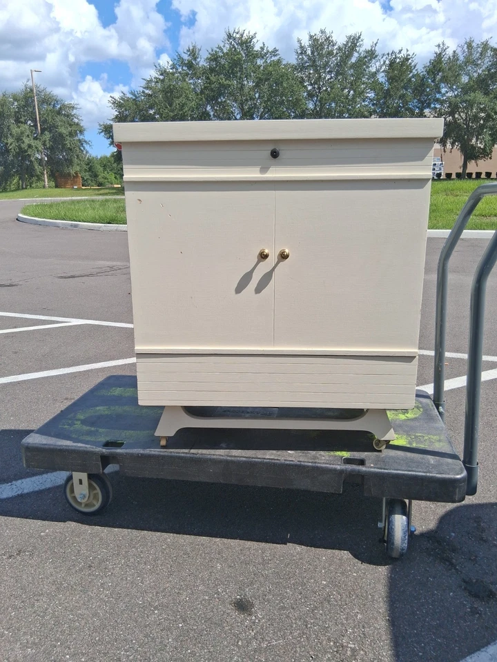 Cofre de cedro alto vintage CAVALIER Foto 2 de 4