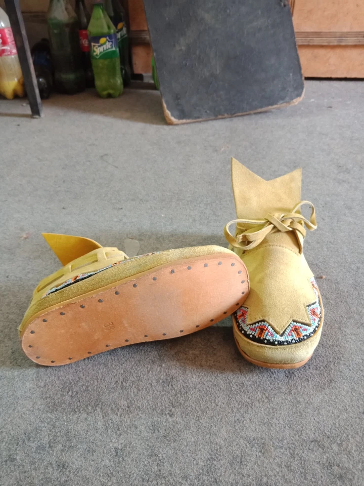 Mocasines de gamuza con cuentas Minnetonka vintage para unisex Foto 4 de 4