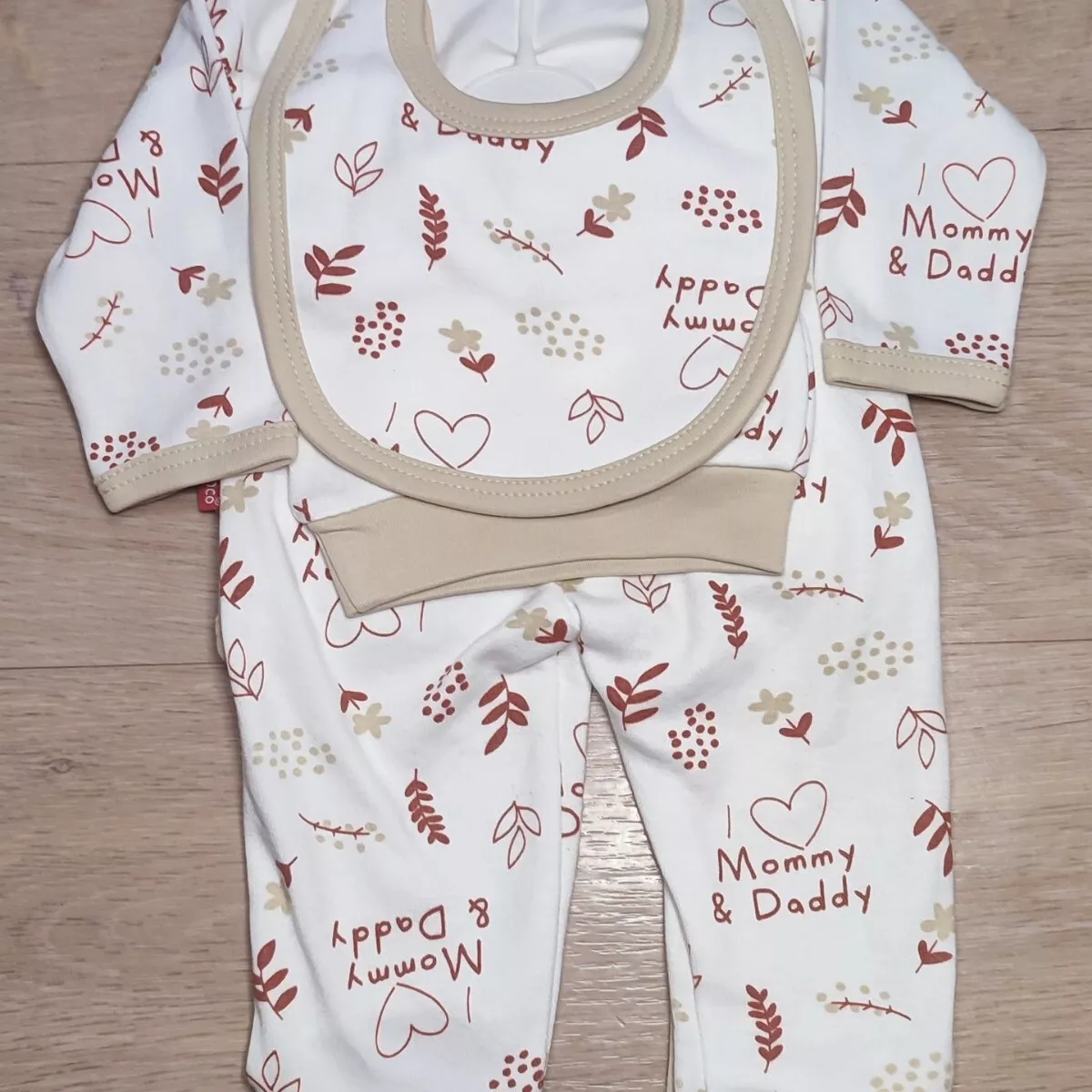 PYJAMA BÉBÉ, ENSEMBLE DE NAISSANCE TAILLE 50, BONNET, BAVOIR, MOUFFLE