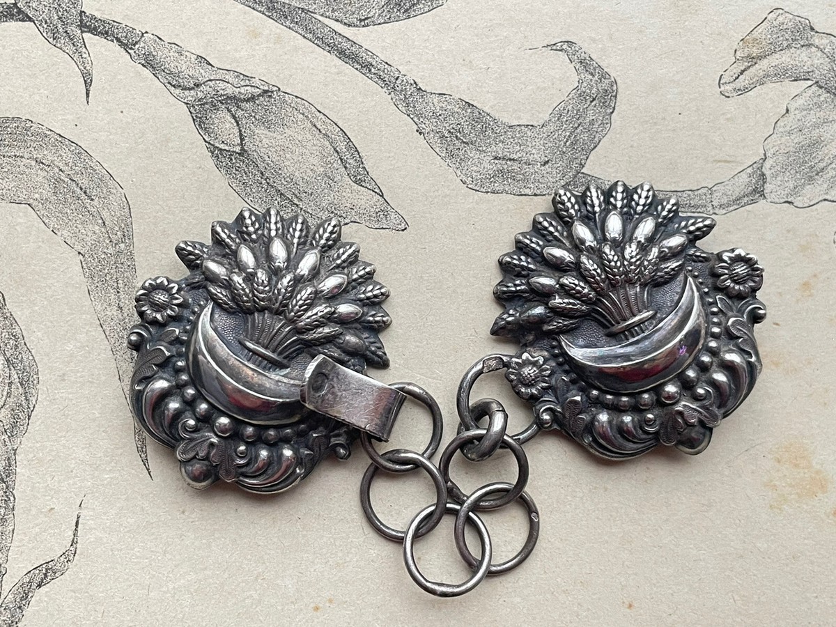 Pendentif Argent Ancien - Boucle De Cape Du XIXe Siècle Transformée En Bijou Poinçon Vieillard