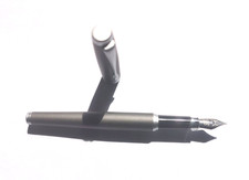 Füller Füllfederhalter Füllhalter Patronenfüller Iridium Point Feder matt grau