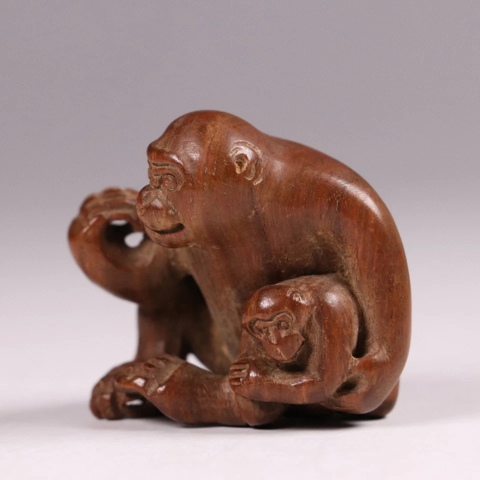 Antique Japanese Wooden Hand Carving Netsuke Monkey Holding A Child Meiji Era - Image 3 of 4