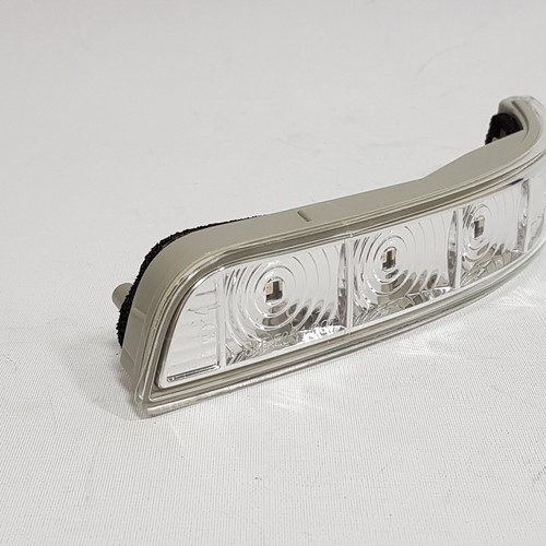 Signal Lamp Mirror Repeater Left LH For Kia Sorento 2011-2015 Genuine 876132P000 - Picture 10 of 12