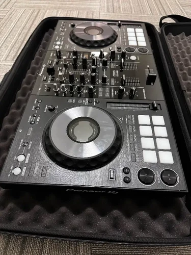 Pioneer DJ DDJ-800 2-Deck Rekordbox DJ Controller