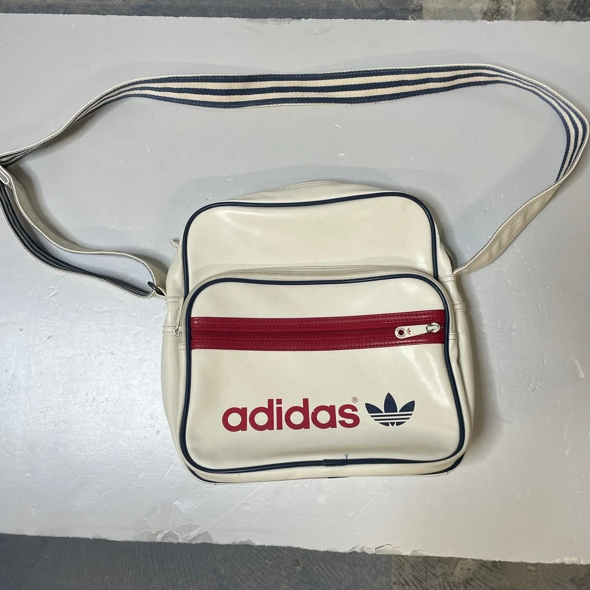 Preços baixos em Bolsas de mensageiro Branco Adidas para Homens | eBay