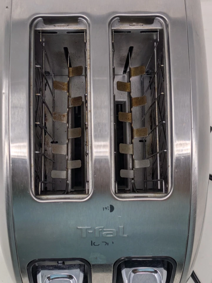 T-Fal Avante Icon Toaster Model T24-A / Stainless Steel / 2 Slice Bagel Setting - Image 2 of 4