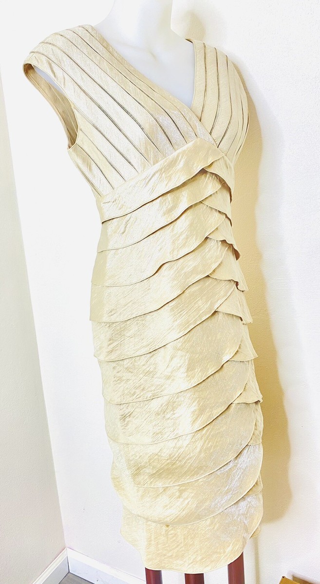 Adrianna Papell 折り返しネック Vバック ワンピース ドレス Adrianna Papell Dress Sz 4 Golden Beige Tiered Sleeveless V