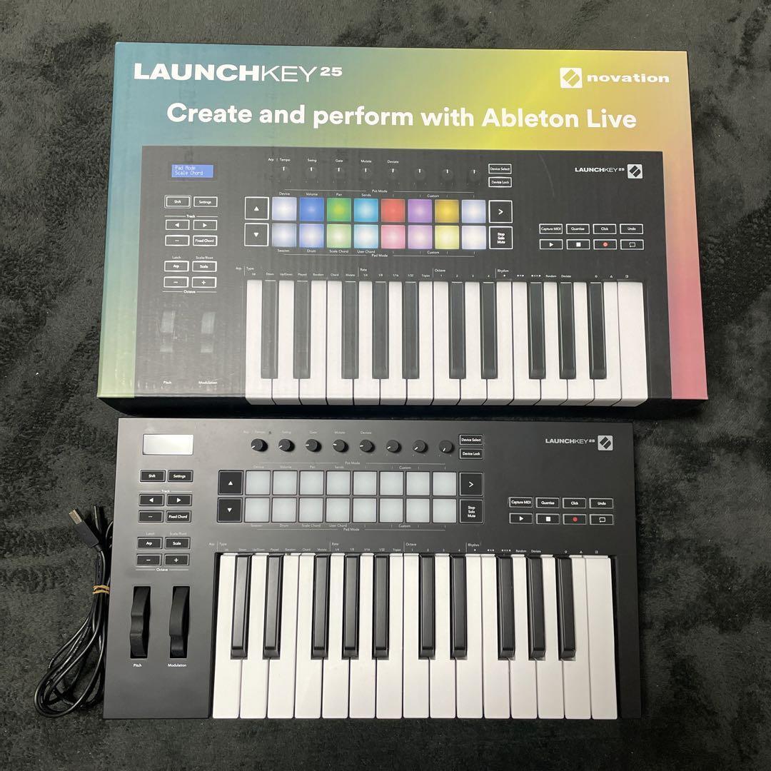 Novation/Launchkey25Mk3 Midi Keyboard Controller