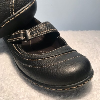 clarks black shoes size 6