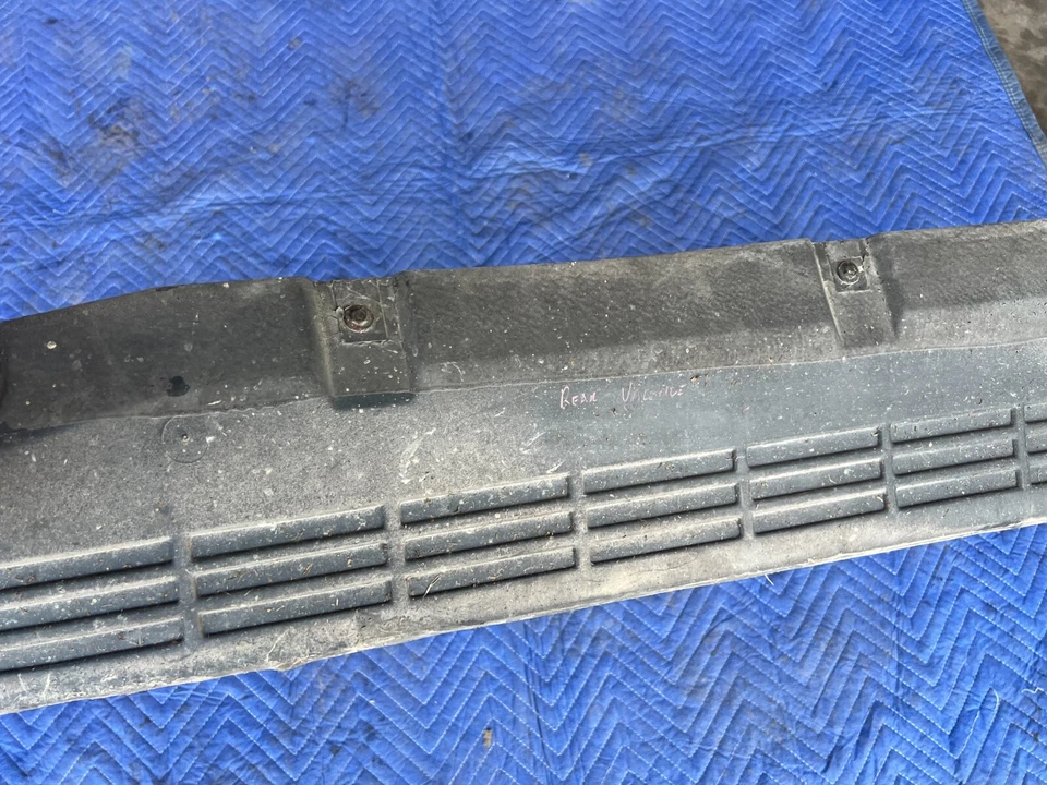 Volvo 740 760 1984-1989 sedán panel de llenado inferior trasero moldura de valencia OEM #1630EM Foto 3 de 4