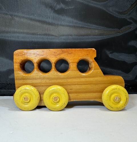 Holz Schulbus 7" Zoll lang Vintage Holzspielzeug Auto gelbe Räder - Bild 3 von 9