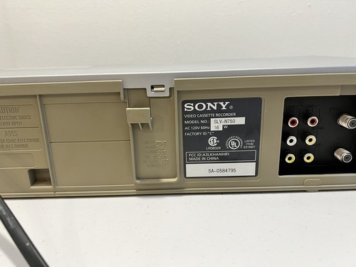 Sony SLV-N750 VCR 4-Head Player | No Remote | Tested | Very Good - Picture 12 of 18