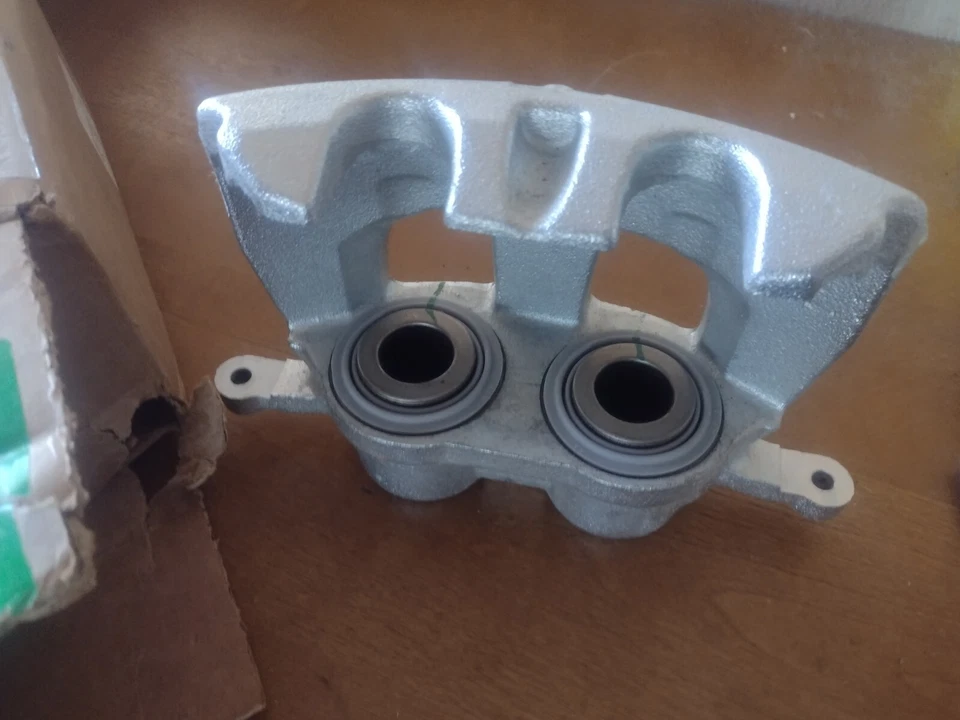 Ram 2500 2014 5,7 L Hemi Tradesman pinza de freno OEM Foto 2 de 4