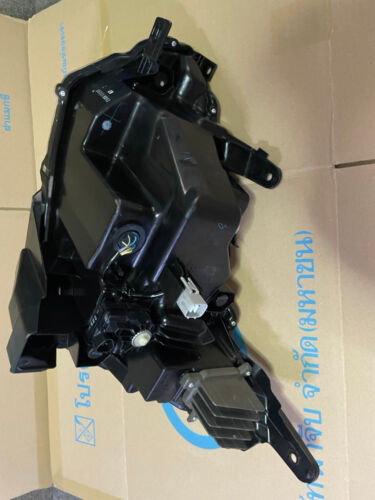 Perfect! 2019-2022 ISUZU D MAX D-Max dmax Koito Right Side Headlight - Picture 3 of 12