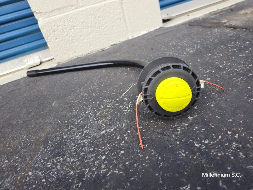 Recortadora de cuerdas RYOBI Expand-It eje curvo con cabezal de tope y cubierta - CAJA ABIERTA Foto 3 de 4