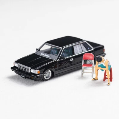 XCARTOYS 1/64 CUSTOM TOYOTA CROWN GEN.7 + FIGURE Y51-08