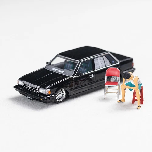 XCARTOYS 1/64 PERSONALIZADO TOYOTA CROWN GEN.7 + FIGURA Y51-08 EDICIÓN ESPECIAL - Imagen 2 de 7