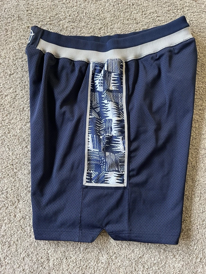 Pantalones Cortos Auténticos Mitchell & Ness Talla 48 (XL) Georgetown Hoyas 1995-96 Foto 3 de 4