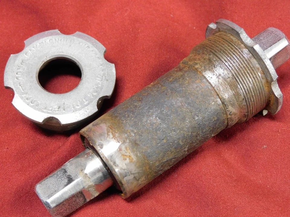 Cartucho BB Campagnolo Mirage usado 1,37" x 24 inglés desgastado pero muy bien Foto 4 de 4