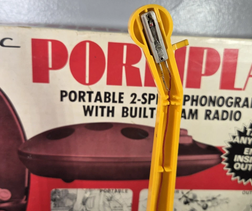 Realistic Portiplay Record Player Model 13-1163 Ladybug LP Radio w/ BOX! *READ* - Image 3 of 4