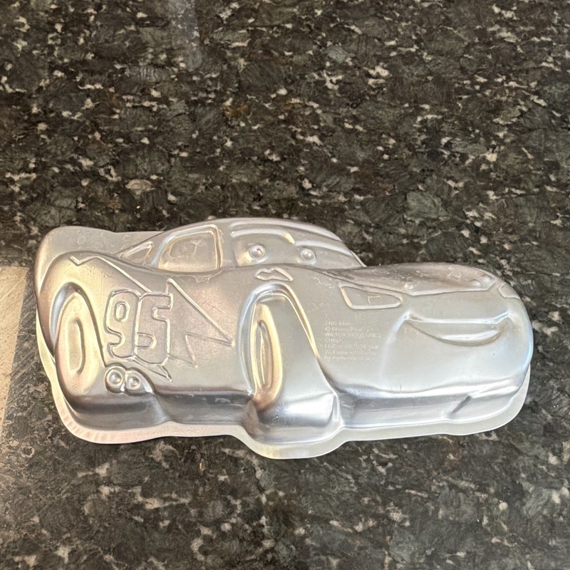 Wilton Lightning McQueen Car Shaped Cake Pan Aluminum Silver Non-Stick 2105-1350