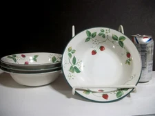 4 International Tableworks STRAWBERRY FAIR Cereal Soup Bowls  Stoneware