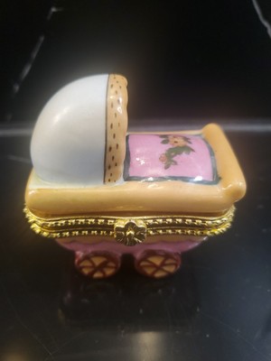 Limoges Peint Main Baby Cradle Basket Trinket Box