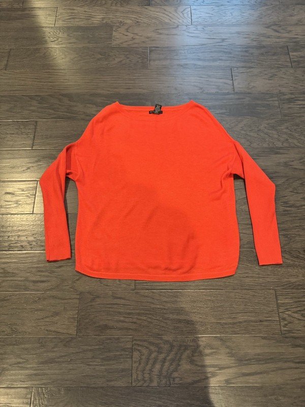 New York & Company size medium red/orange ladies long sleeve crew neck sweater
