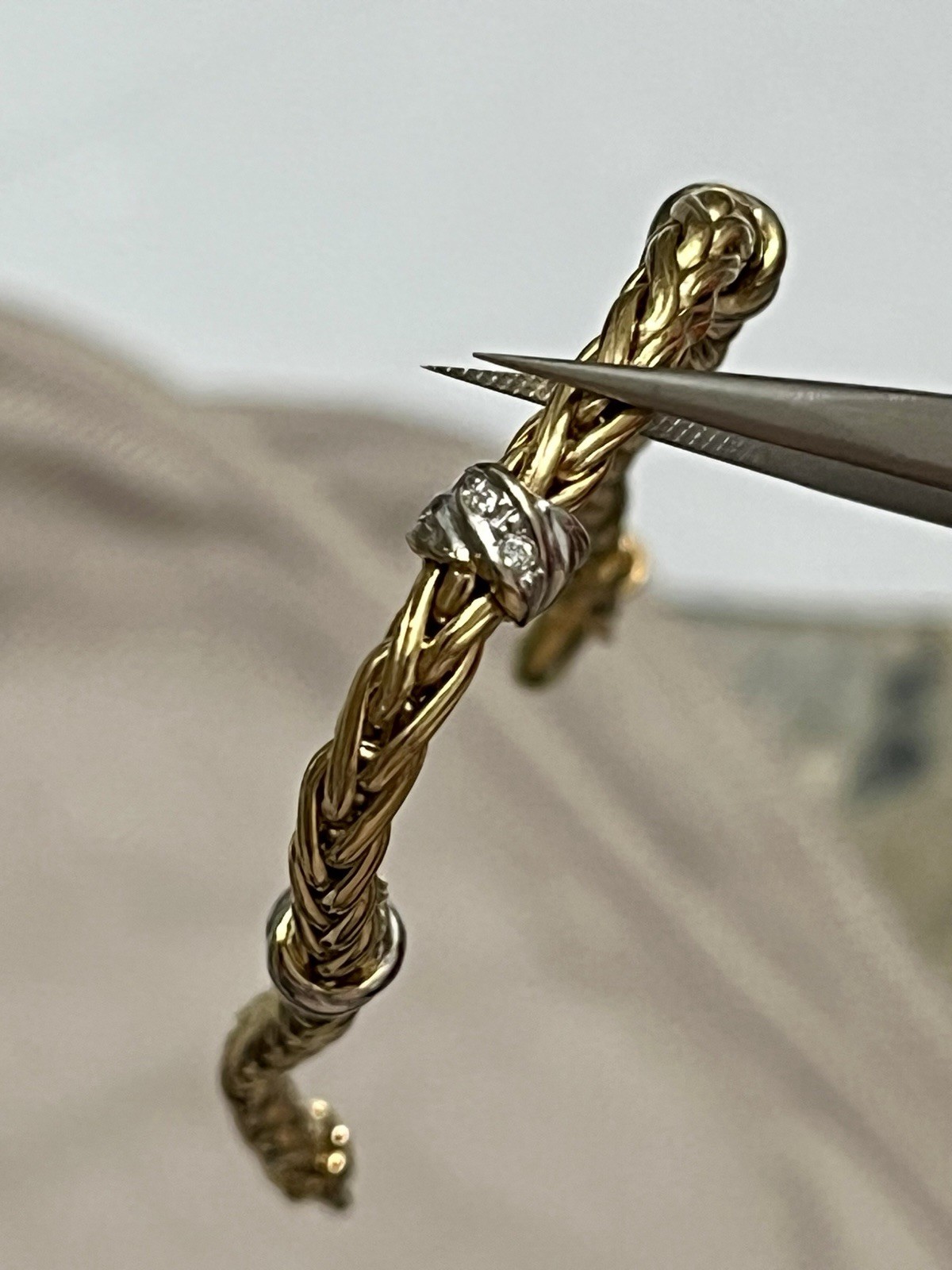 14k Solid Gold Wheat Link Bracelet - image 9